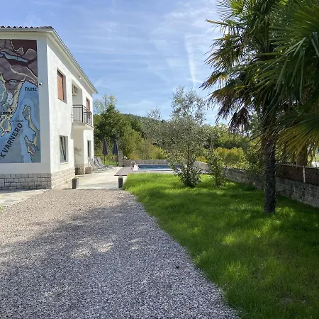 Dom wakacyjny Tonzzini Krbune